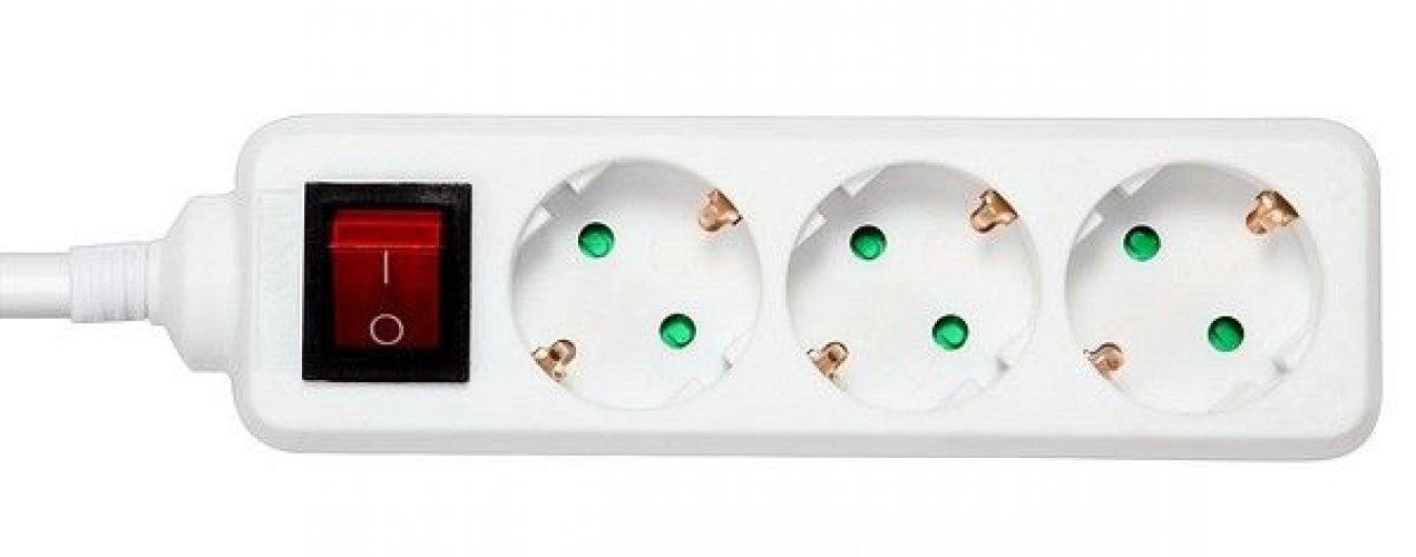 Jatkojohto 3-os/3m kytkimellä maadoitettu valkoinen