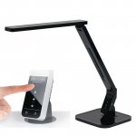 Valaisin Touch led säädet. valolla musta