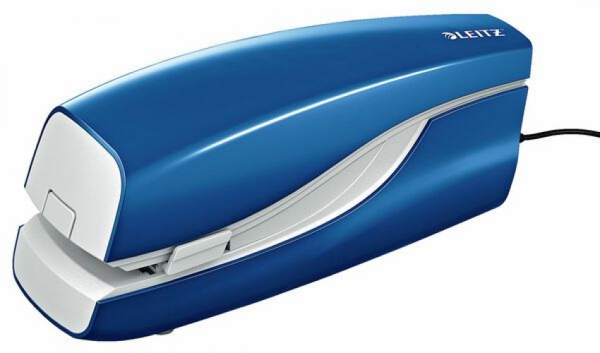 172106 Sähkönitoja Leitz 5533 on sininen tyylikäs ja kestävä verkkovirralla toimiva nitoja jonka nidontakapasiteetti on 20 arkkia. Sähkönitojassa on 10-20mm nidontasyvyys. Katso muitakin sähkönitojia verkkokaupastamme.